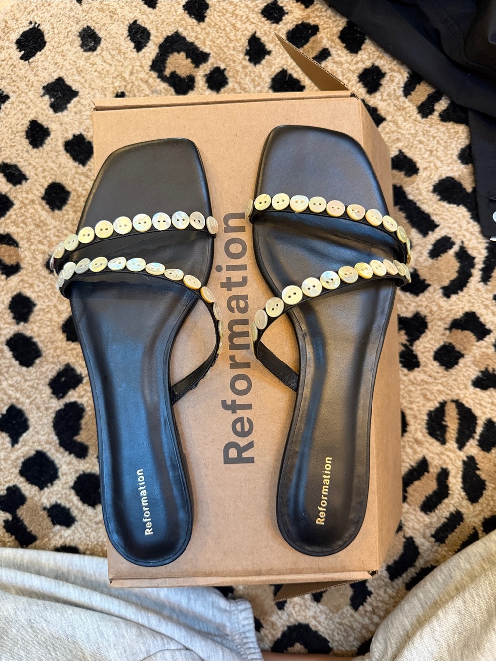 Reformation Shoshana Flat Sandals - Picture 4 of 4